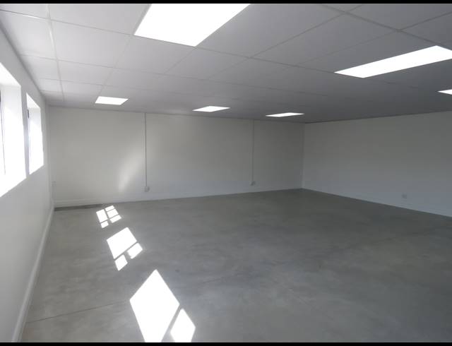 73M² OFFICE TO LET IN SOMERSET WEST CENTRAL